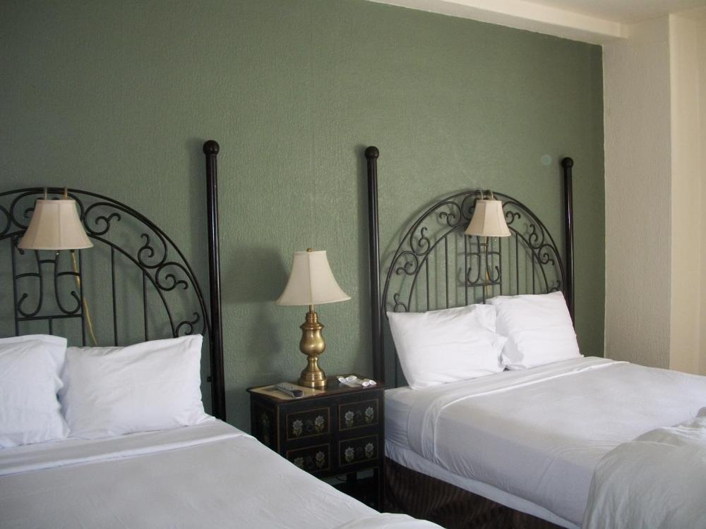 Queen Room with Two Queen Beds interior